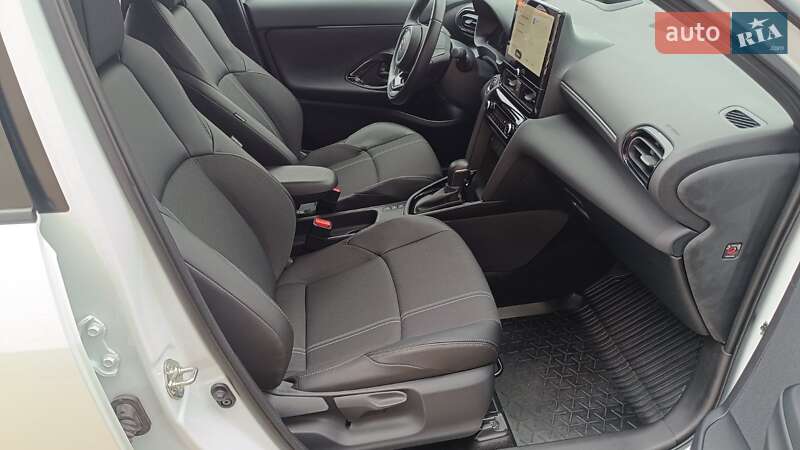 Внедорожник / Кроссовер Toyota Yaris Cross 2024 в Киеве фото 6 Внедорожник / Кроссовер Toyota Yaris Cross 2024 в Киеве