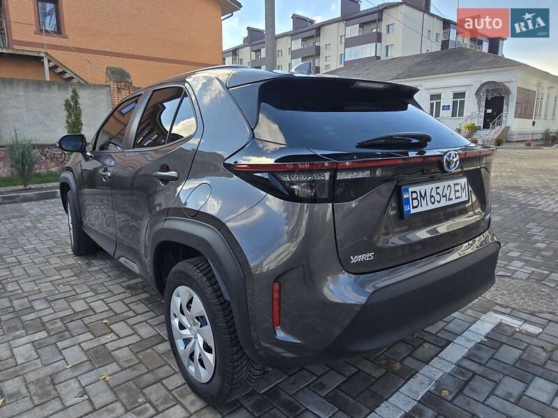 Внедорожник / Кроссовер Toyota Yaris Cross 2023 в Ромнах