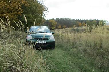 Хэтчбек Toyota Yaris 2001 в Ивано-Франковске