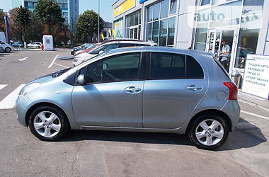 Хэтчбек Toyota Yaris 2008 в Киеве