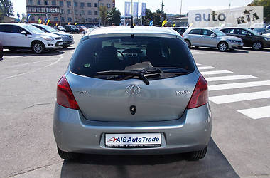 Хэтчбек Toyota Yaris 2008 в Киеве