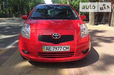 Хэтчбек Toyota Yaris 2008 в Днепре