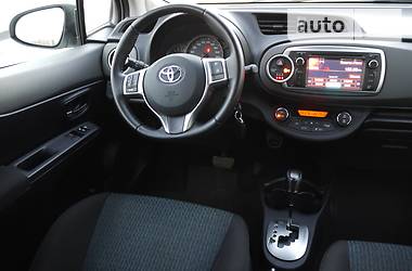 Хэтчбек Toyota Yaris 2013 в Днепре