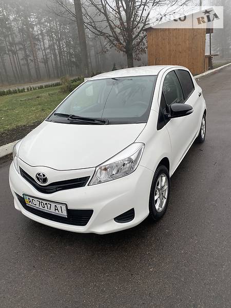 Хетчбек Toyota Yaris 2012 в Маневичах
