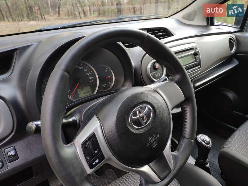 Хэтчбек Toyota Yaris 2012 в Конотопе фото 8 Хэтчбек Toyota Yaris 2012 в Конотопе
