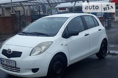 Хэтчбек Toyota Yaris 2008 в Ровно