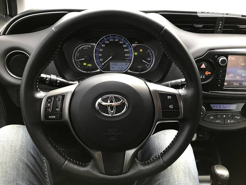 Хетчбек Toyota Yaris 2014 в Рівному