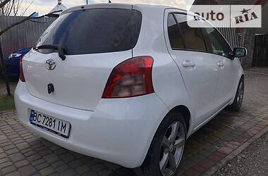 Хетчбек Toyota Yaris 2007 в 