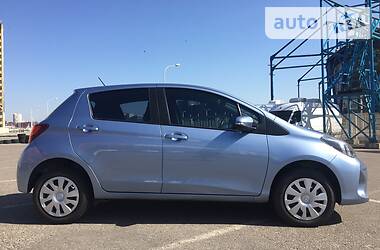 Хетчбек Toyota Yaris 2016 в 
