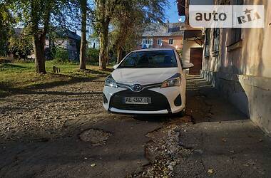 Хетчбек Toyota Yaris 2016 в 