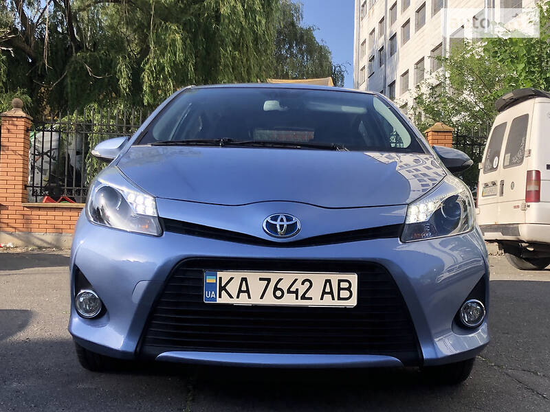 Хетчбек Toyota Yaris 2012 в Києві