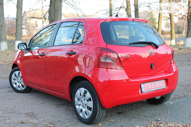 Хэтчбек Toyota Yaris 2008 в Сумах