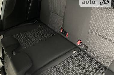 Хетчбек Toyota Yaris 2012 в 