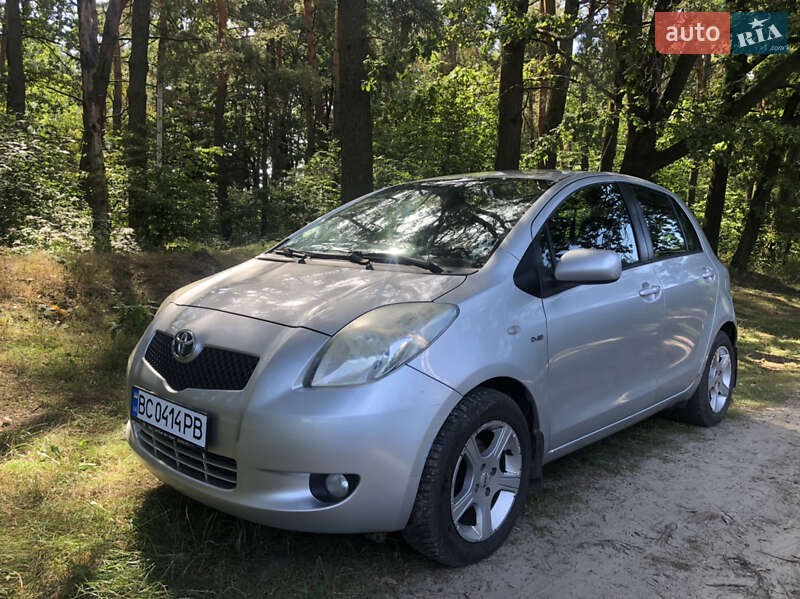Хетчбек Toyota Yaris 2008 в Львові