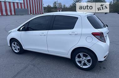 Хетчбек Toyota Yaris 2012 в 