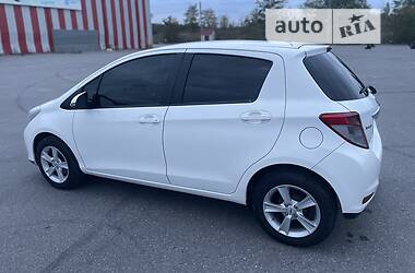 Хетчбек Toyota Yaris 2012 в 