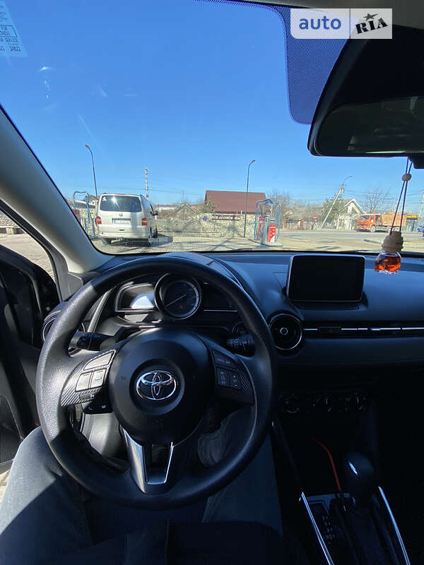 Седан Toyota Yaris 2017 в Ивано-Франковске фото 15 Седан Toyota Yaris 2017 в Ивано-Франковске
