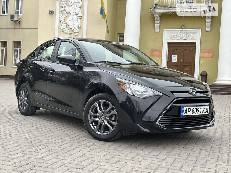 Седан Toyota Yaris 2018 в 