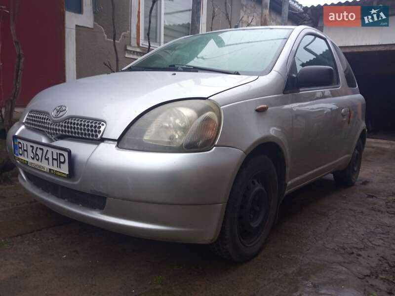 Хэтчбек Toyota Yaris 2001 в Балте