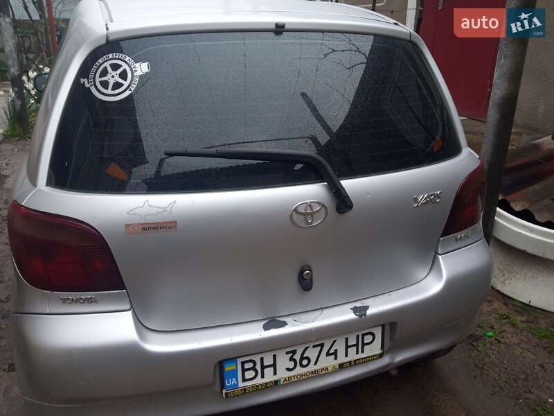 Хэтчбек Toyota Yaris 2001 в Балте