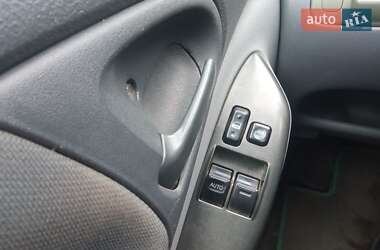 Хетчбек Toyota Yaris 2001 в Балті