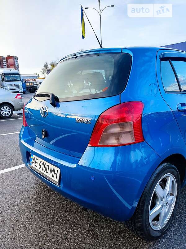 Хэтчбек Toyota Yaris 2006 в Днепре