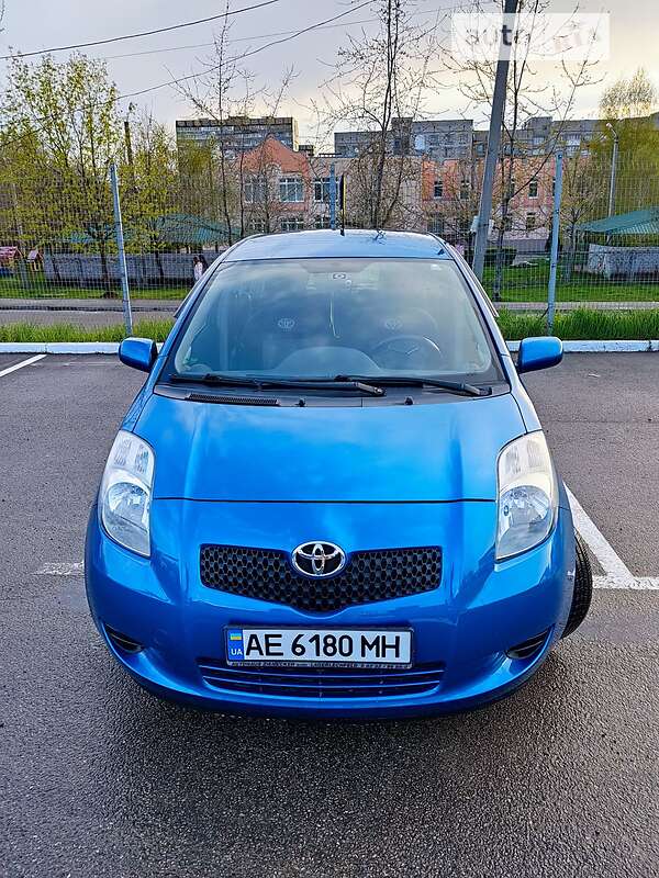 Хэтчбек Toyota Yaris 2006 в Днепре