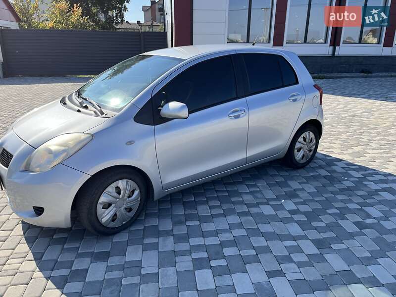 Хетчбек Toyota Yaris 2008 в Житомирі