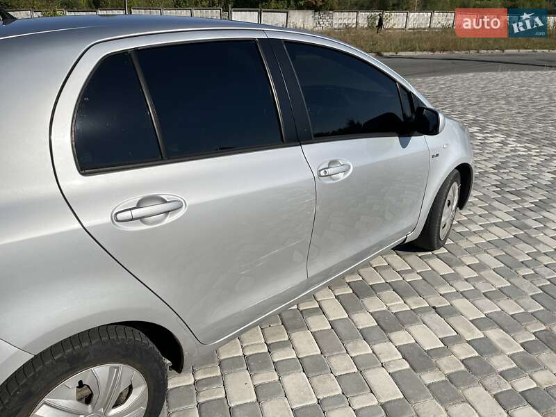 Хетчбек Toyota Yaris 2008 в Житомирі