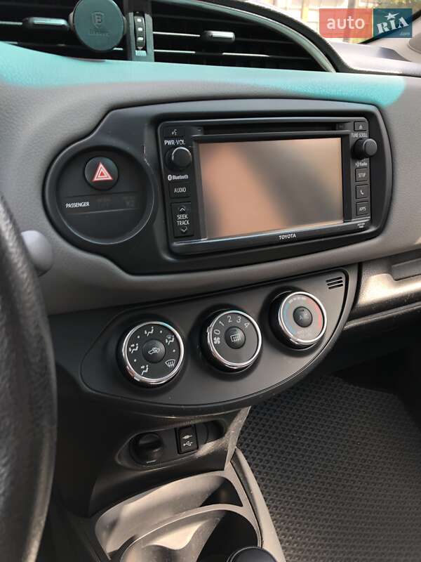 Хэтчбек Toyota Yaris 2015 в Кременчуге фото 5 Хэтчбек Toyota Yaris 2015 в Кременчуге