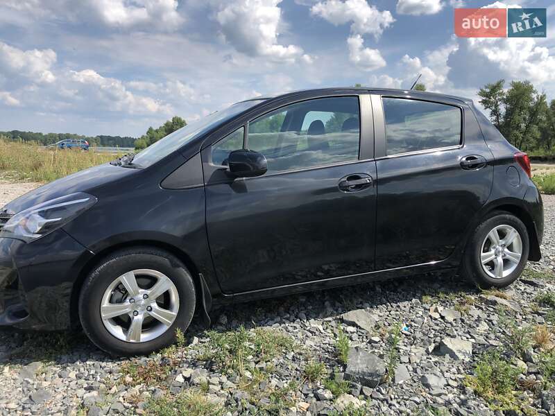 Хэтчбек Toyota Yaris 2015 в Кременчуге фото 15 Хэтчбек Toyota Yaris 2015 в Кременчуге