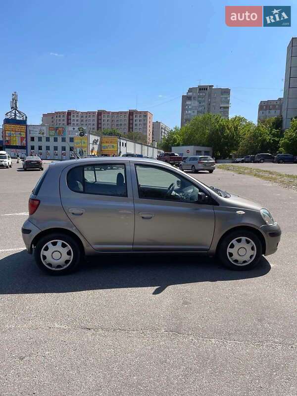 Toyota Yaris 2004