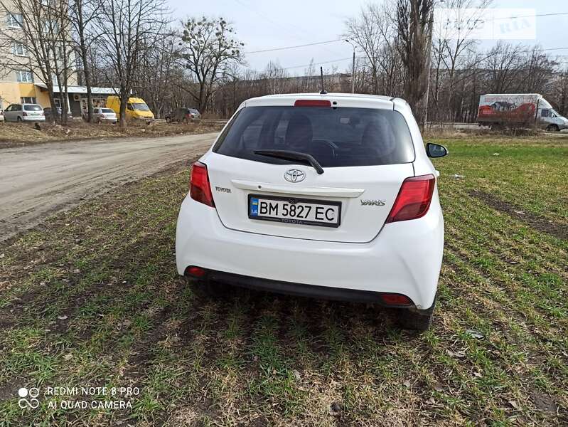 Хэтчбек Toyota Yaris 2016 в Сумах