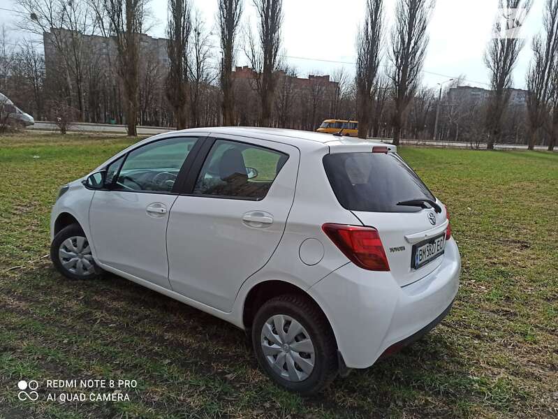 Хэтчбек Toyota Yaris 2016 в Сумах