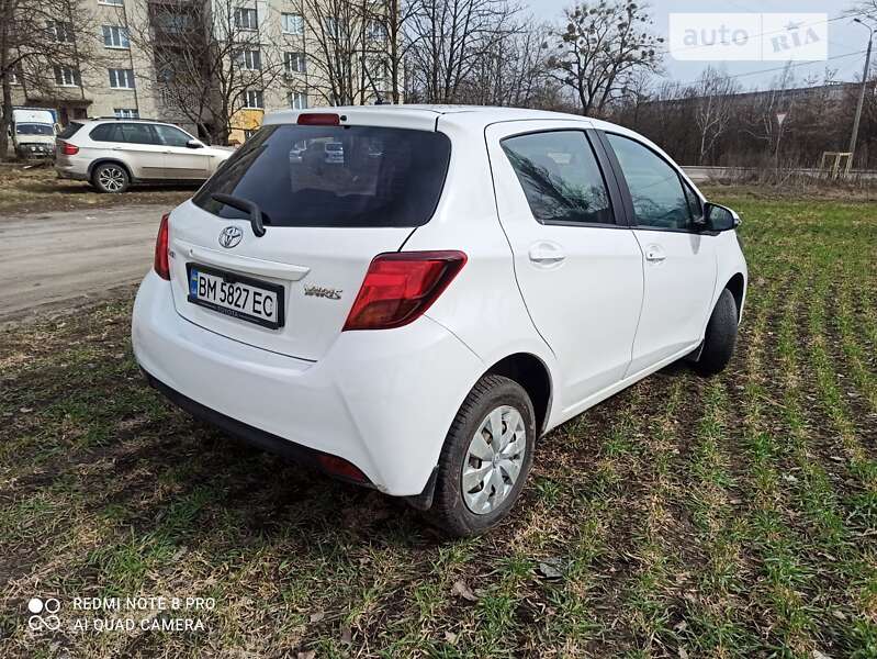 Хэтчбек Toyota Yaris 2016 в Сумах