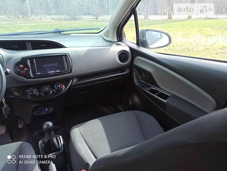 Хэтчбек Toyota Yaris 2016 в Сумах