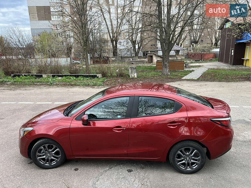 Седан Toyota Yaris 2019 в Кропивницком