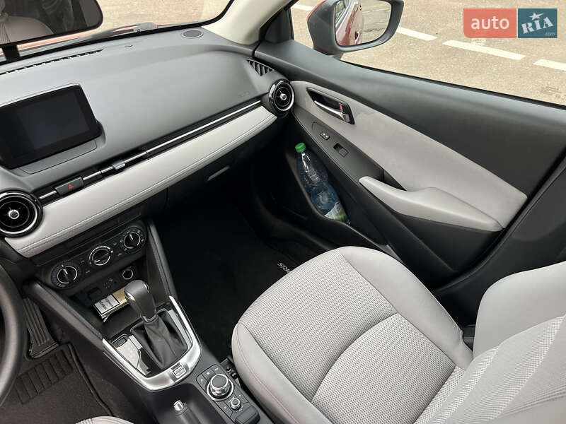 Седан Toyota Yaris 2019 в Кропивницком