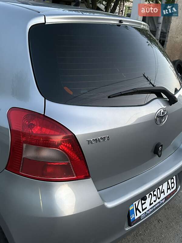Хэтчбек Toyota Yaris 2007 в Днепре