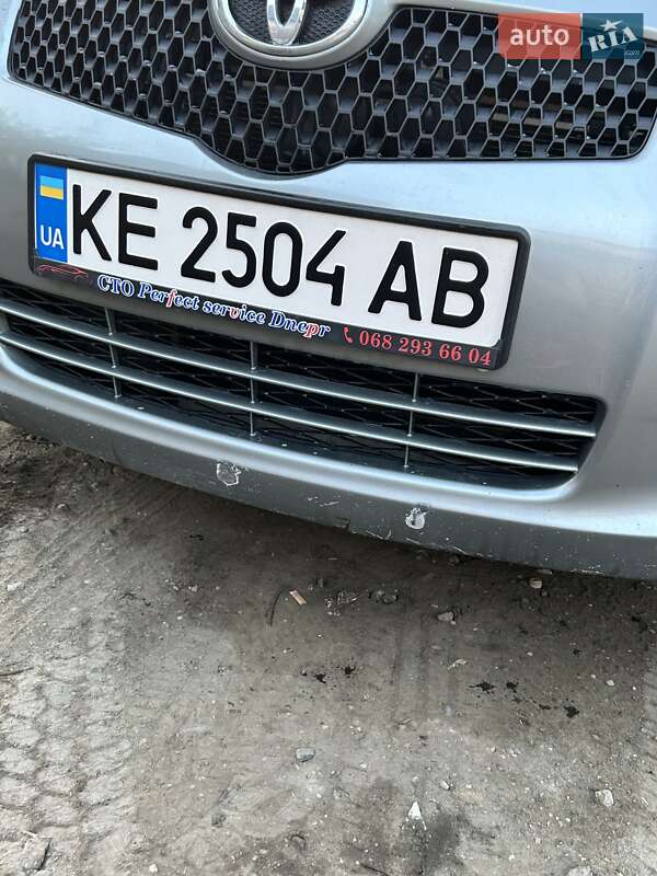 Хэтчбек Toyota Yaris 2007 в Днепре