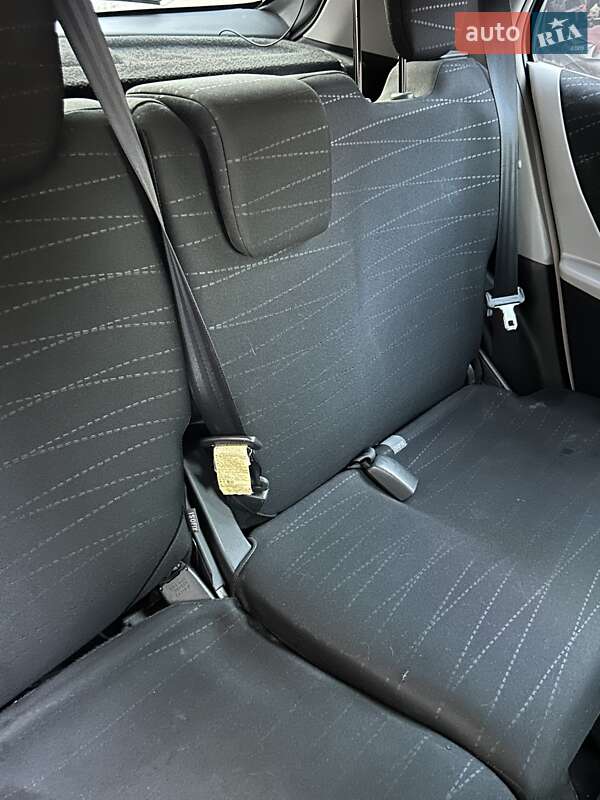 Хэтчбек Toyota Yaris 2007 в Днепре