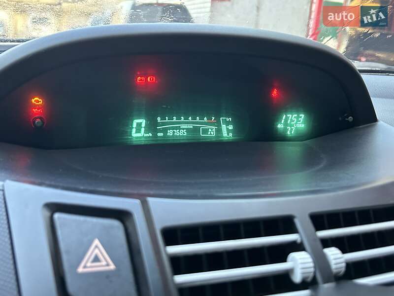Хэтчбек Toyota Yaris 2007 в Днепре