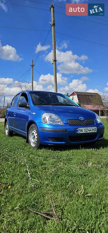 Хэтчбек Toyota Yaris 2003 в Южноукраинске