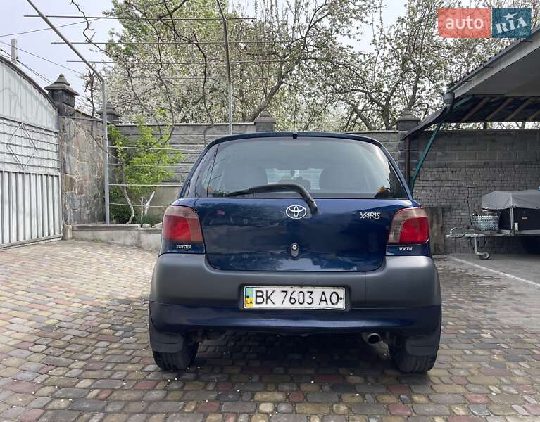 Хэтчбек Toyota Yaris 2003 в Ровно
