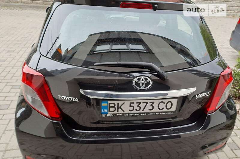 Хэтчбек Toyota Yaris 2011 в Ровно