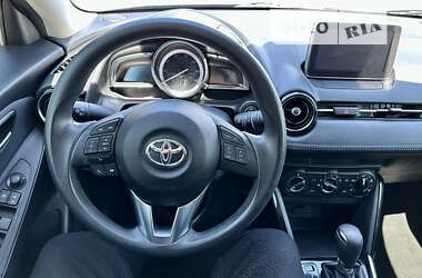 Седан Toyota Yaris 2017 в Одессе