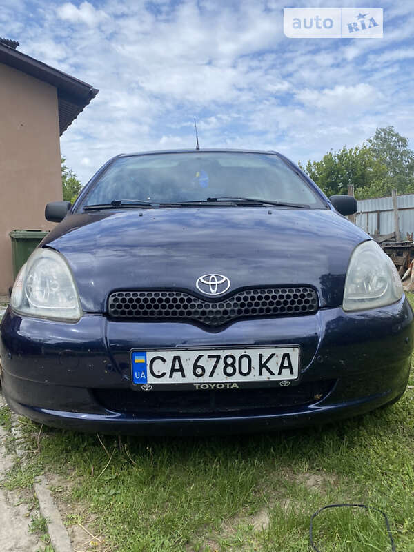 Хэтчбек Toyota Yaris 2000 в Черкассах