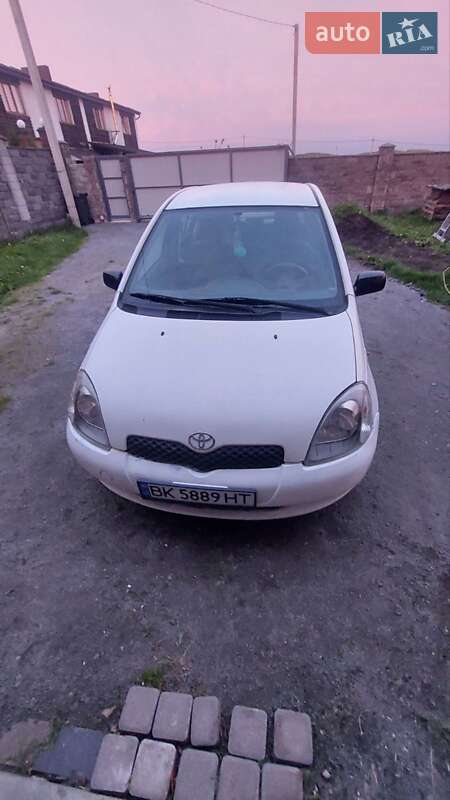 Хэтчбек Toyota Yaris 2002 в Ровно
