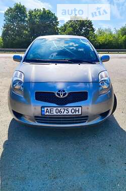 Хэтчбек Toyota Yaris 2007 в Днепре