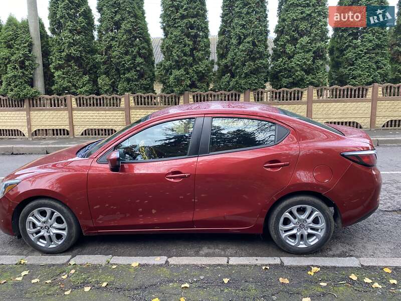 Седан Toyota Yaris 2017 в Рівному